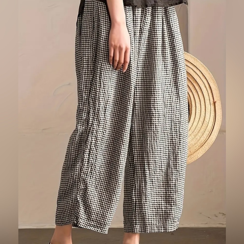 Stylish Black and White Checkered Women's Pants - Picture 5 of 9